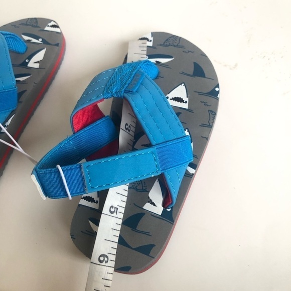 KRABOR Baby Boys Shark Flip Flops Sandals with Back Strap Size 5/6 - Picture 9 of 11